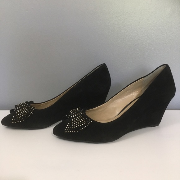 BCBGeneration black suede wedge heels bow - Picture 3 of 10